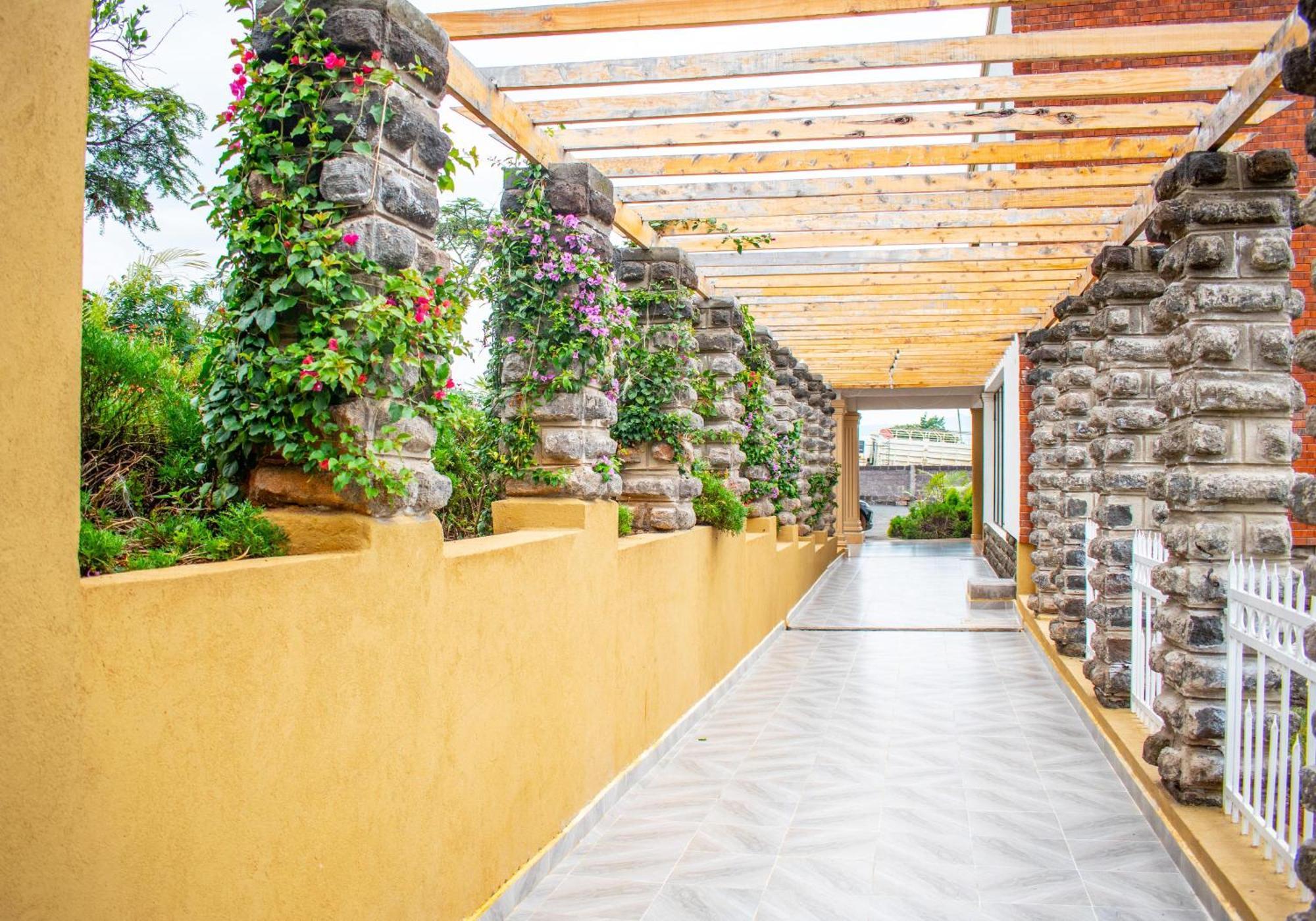 Angani Resorts & Spa Limited Shamenei Exteriör bild